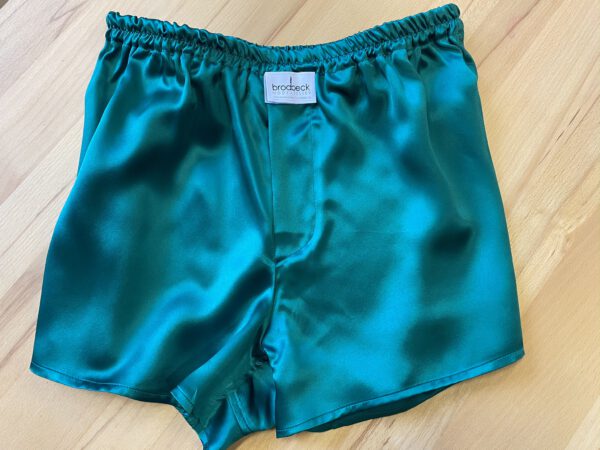 Seiden Boxershorts in Unisex-Größen Einzelanfertigung im Atelier, hier in grün