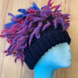 Fransenmütze im witzigen Style, handgestrickt wolle vom Atelier Zitron ökozertifiziert und Pro Lana